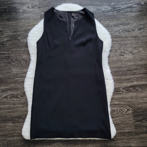 Aritzia T. Babaton Split Neck Shift Dress in Black Sz 4 - Picture 2 of 8